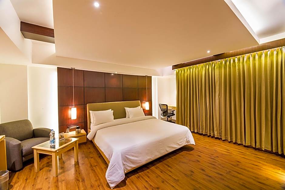Photo 1 of 7 of Suite