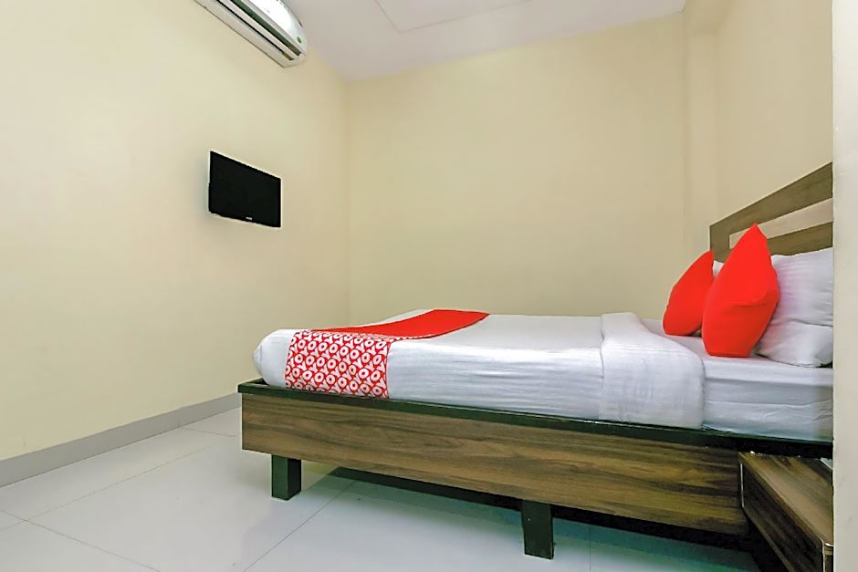 OYO 23656 Parimeet Hotel