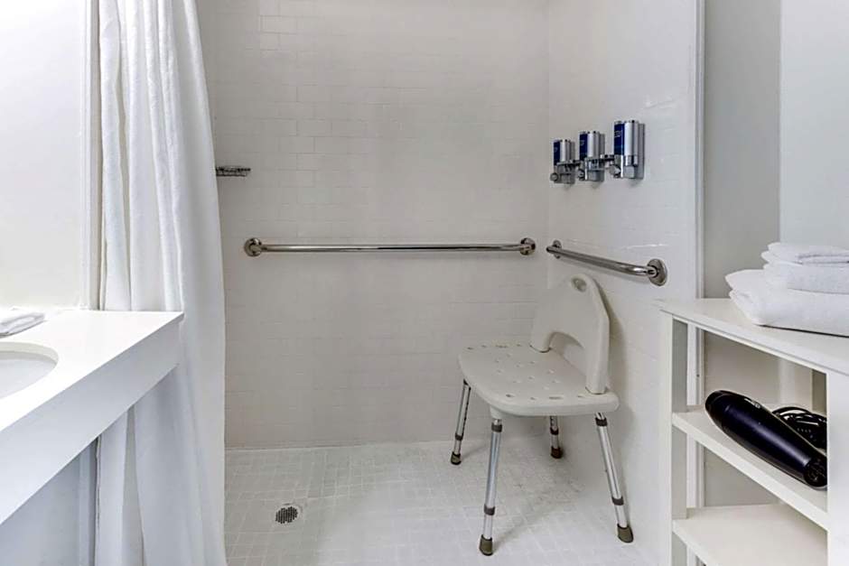 Vista LIC Hotel - Best Western Premier Collection