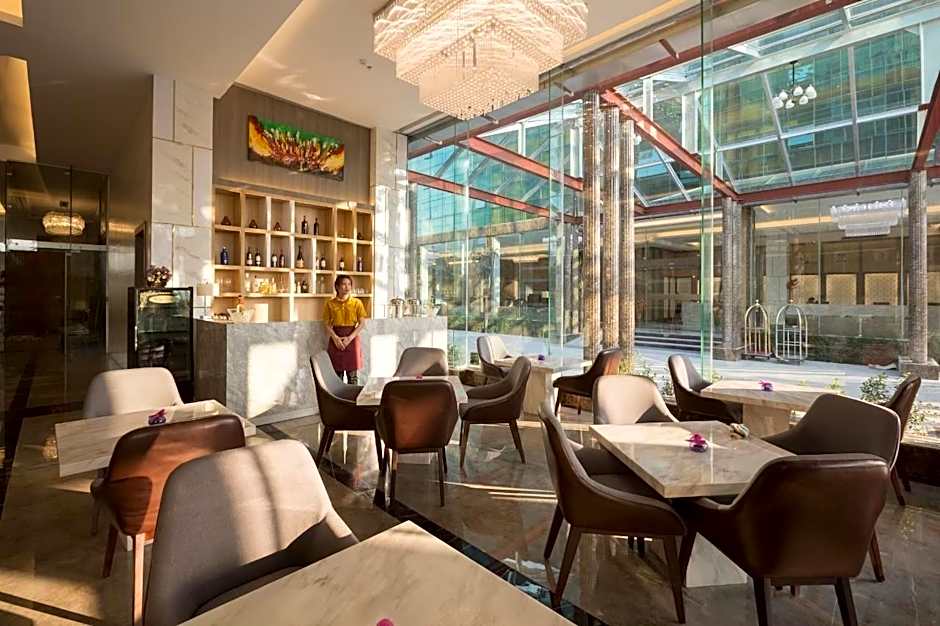 Elegant Airport Hotel