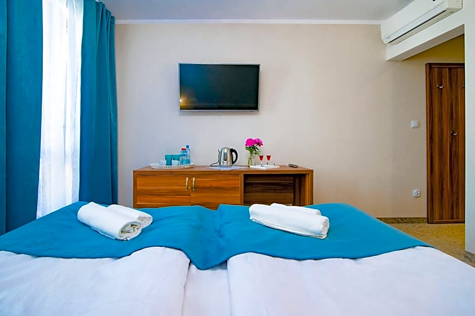 Pod Wzgórzem Bed & Breakfast