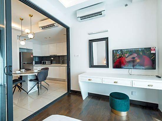 Stay @ Almas Puteri Harbour