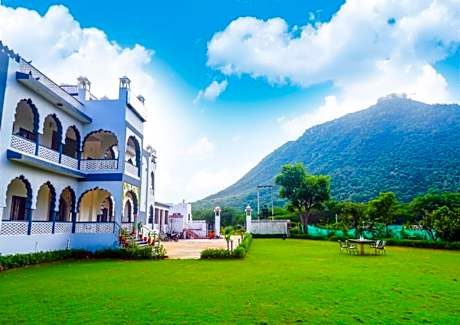 Siddarth Resort - Mountain View with Pool