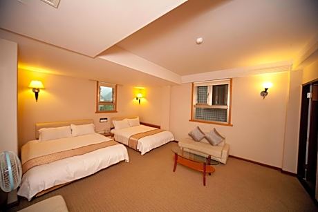 Quadruple Room with Bath