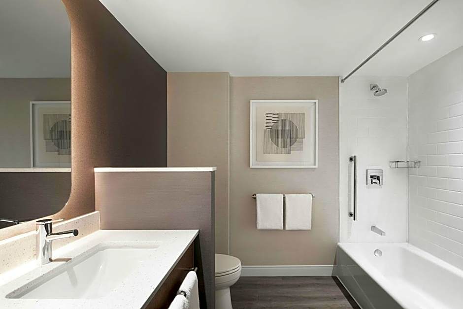 Courtyard by Marriott Montreal Airport