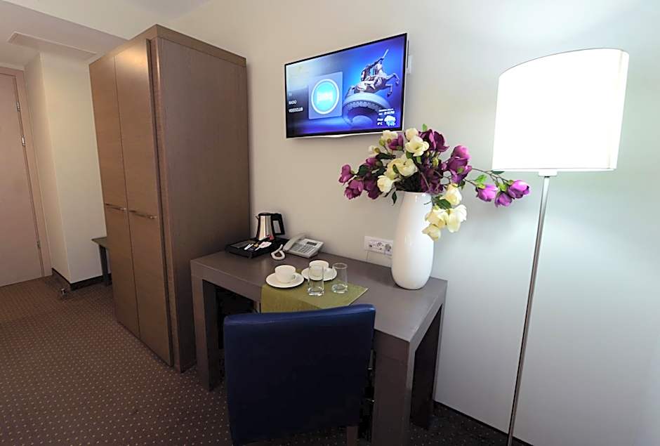 Alexandar Square Boutique Hotel