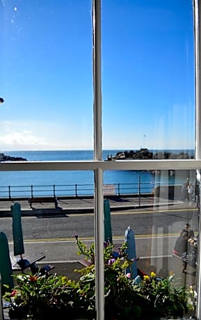 Room 12 Sea View Suite Strictly No Pets