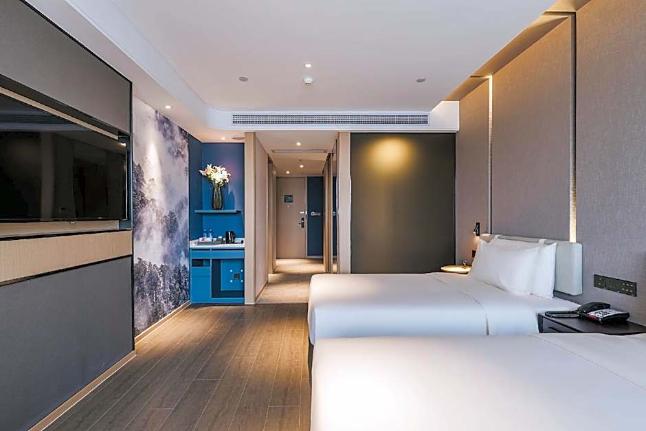 Atour Hotel (Jiangyin Binjiang Middle Road Sports Center)                                  