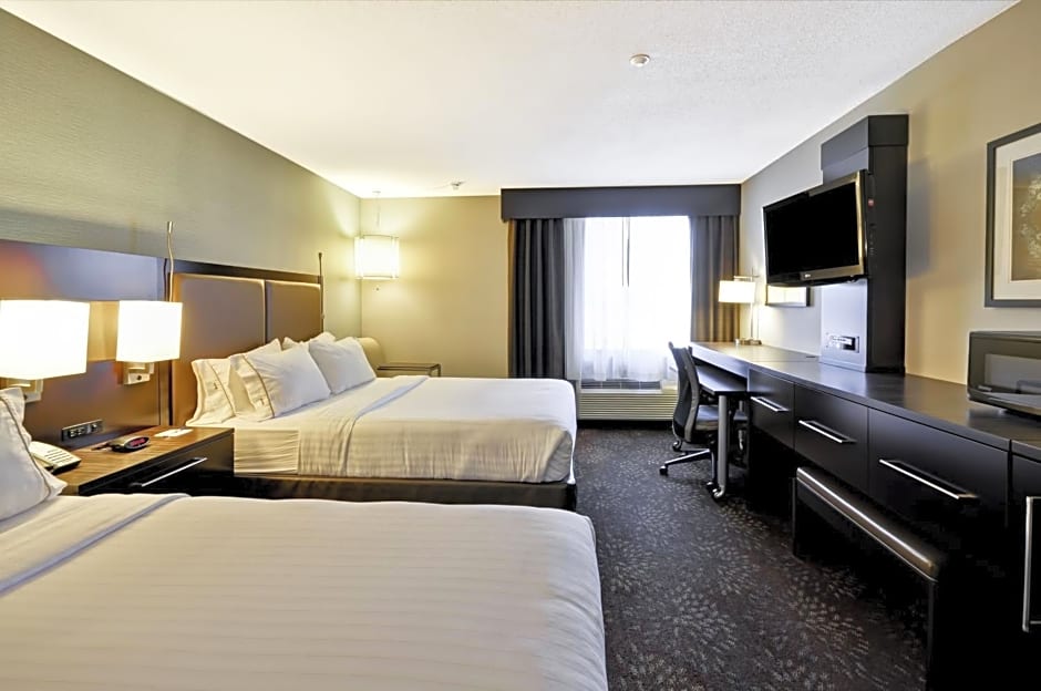 Holiday Inn Express Romulus / Detroit Airport By IHG