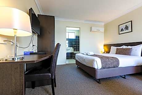 Executive Room with Spa Bath