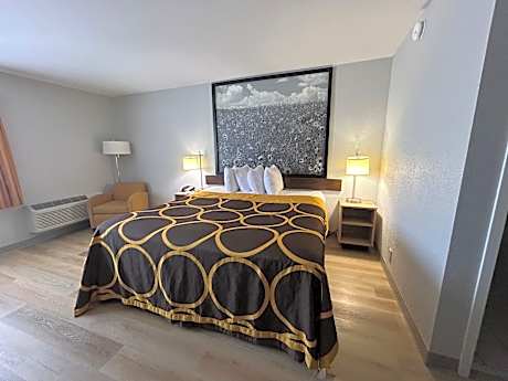 King Room - Non-Smoking