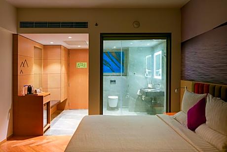 Superior Room - Queen Bed