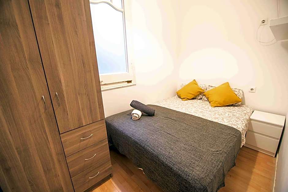 Balmes Private Rooms