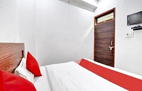 OYO 82040 Hotel Pushpraj