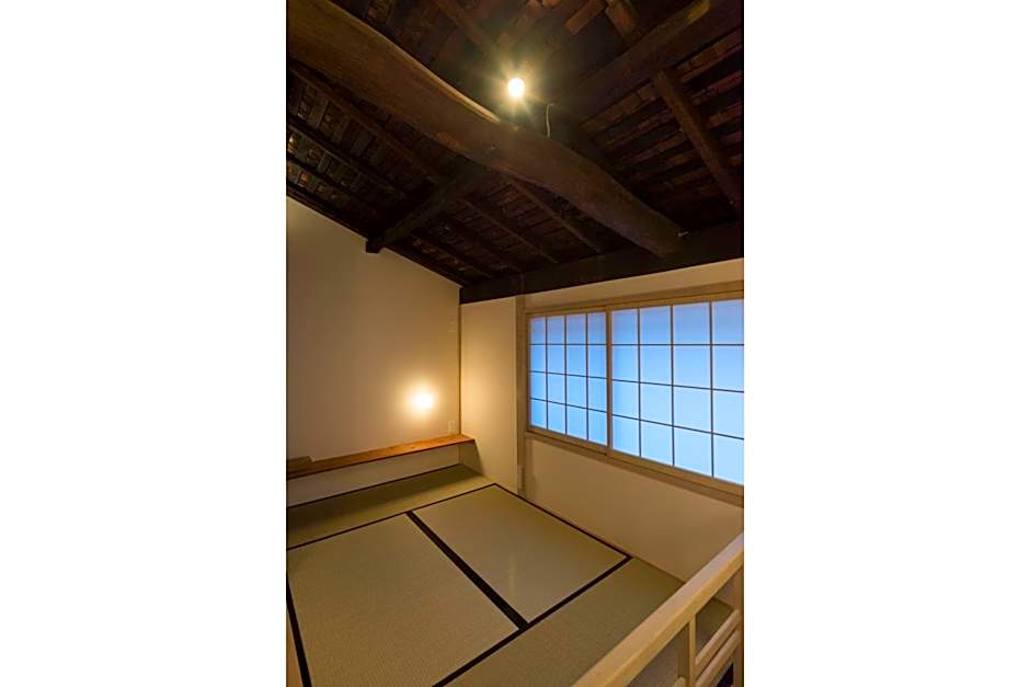 Kakishibu an Machiya House