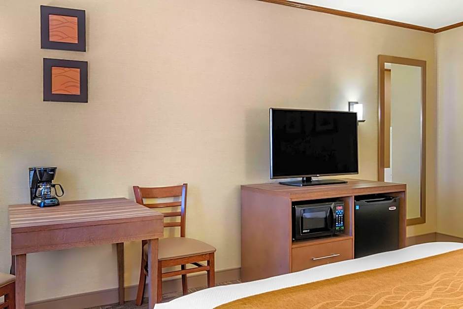 Comfort Inn Sedalia Station