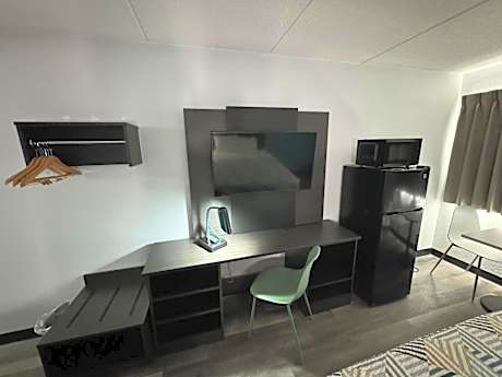Deluxe Queen Room with Two Queen Beds - Non-Smoking