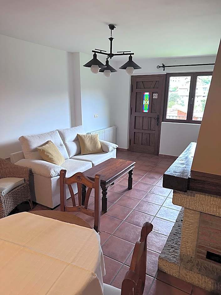 Apartamentos La Montaña