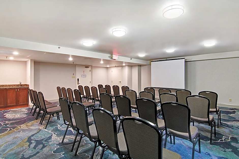 Holiday Inn Oakville Centre By IHG