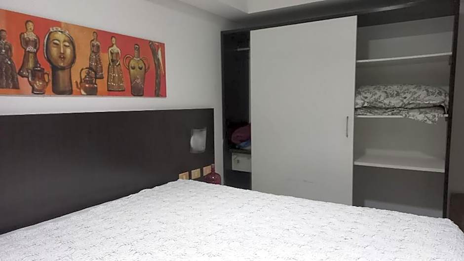 Flat mobiliado, beira mar na melhor localização da Praia do Cabo Branco - João Pessoa PB