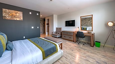 Preferred King Room  - Disability Access