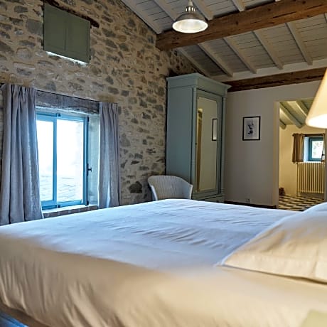 Double or Twin-Romantic-Private Bathroom-Countryside view-Chambre N°3