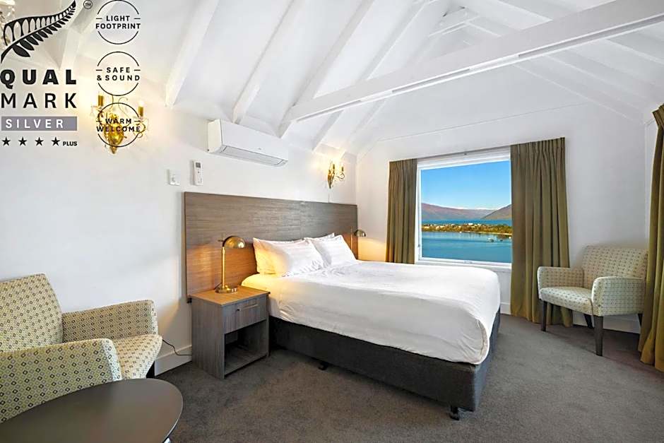 Colonial Village Motel