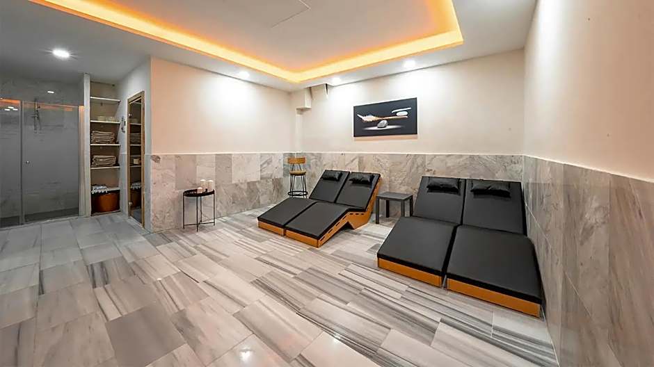 Maia Luxury Beach Hotel