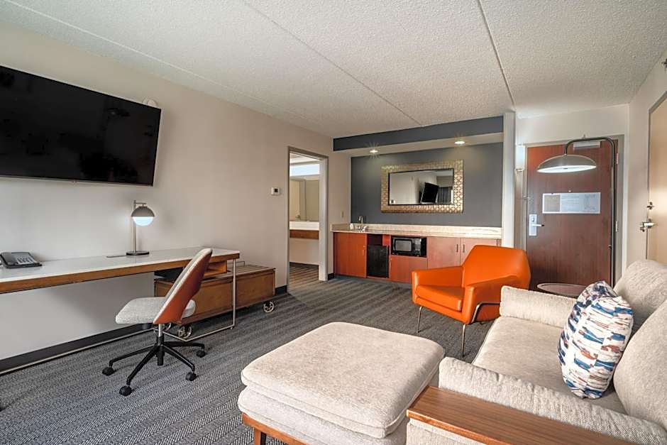 Courtyard by Marriott Columbus Airport