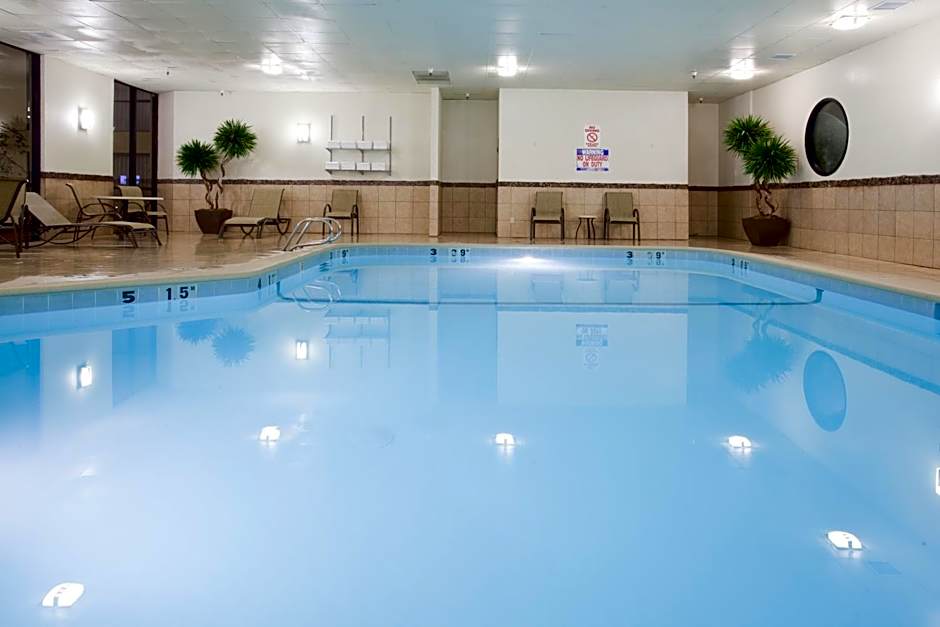 Ramada Plaza by Wyndham Sheridan Hotel & Convention Center