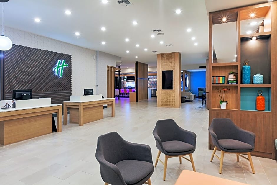 Holiday Inn and Suites McKinney - Allen By IHG