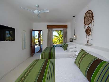 Junior Suite with Private pool on the beach (4 people)