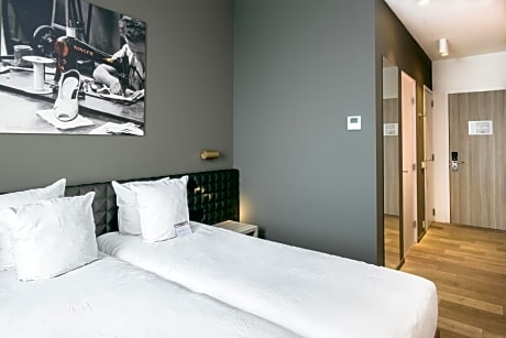 Superior Room with two single beds