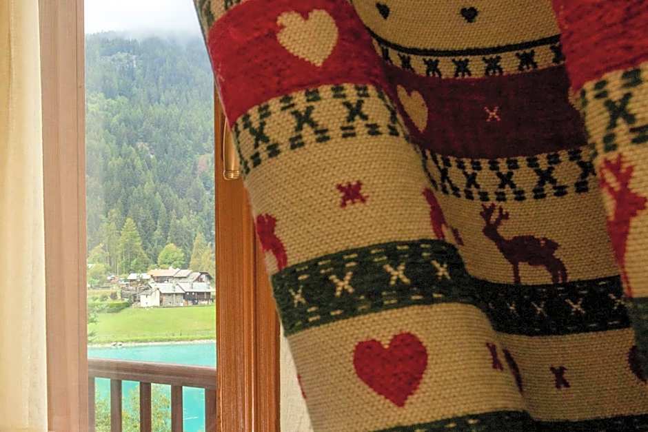 Laghetto Alpine Hotel & Restaurant