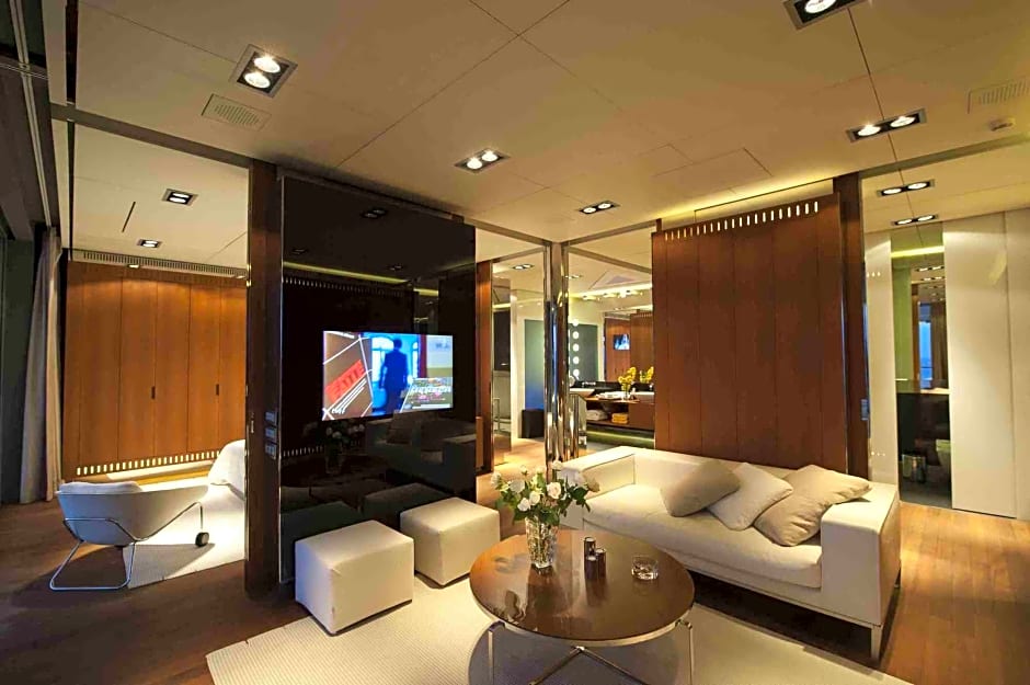 Elounda Beach Hotel & Villas, a Member of the Leading Hotels of the Wo