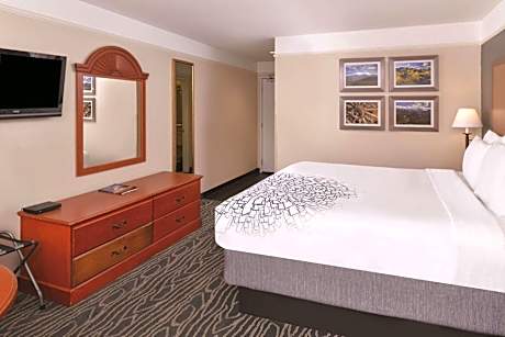 King Room - Mobility Access/Non-Smoking