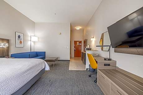 One-Bedroom King Room with Mobility Accessible Tub - Non-Smoking