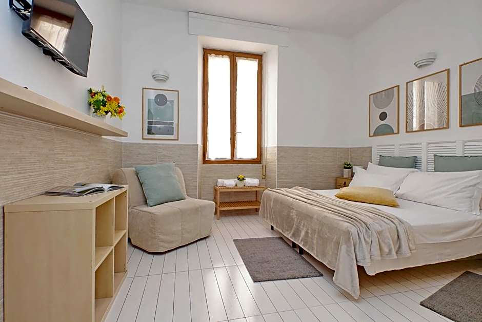 Opera Inn Suites - Rooms and Apartments