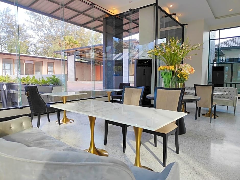 Solis Beach Hotel Rajamangala