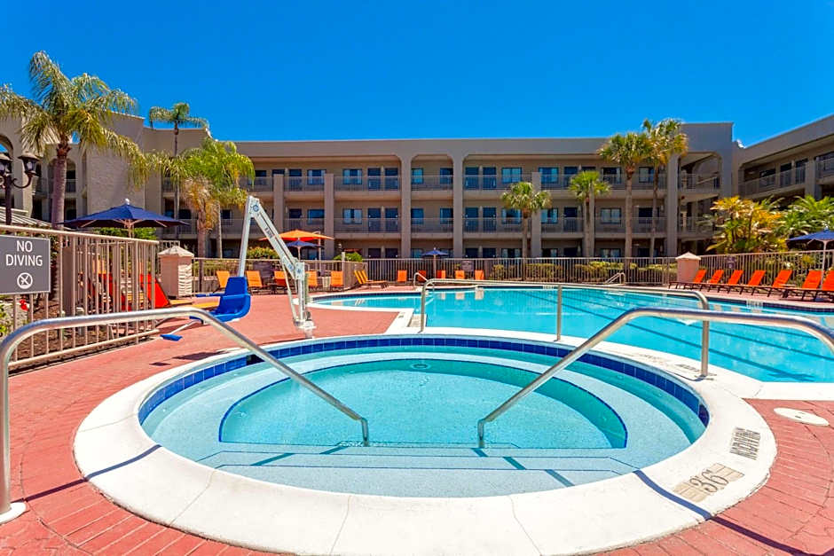 La Quinta Inn & Suites by Wyndham Ft. Myers Sanibel Gateway