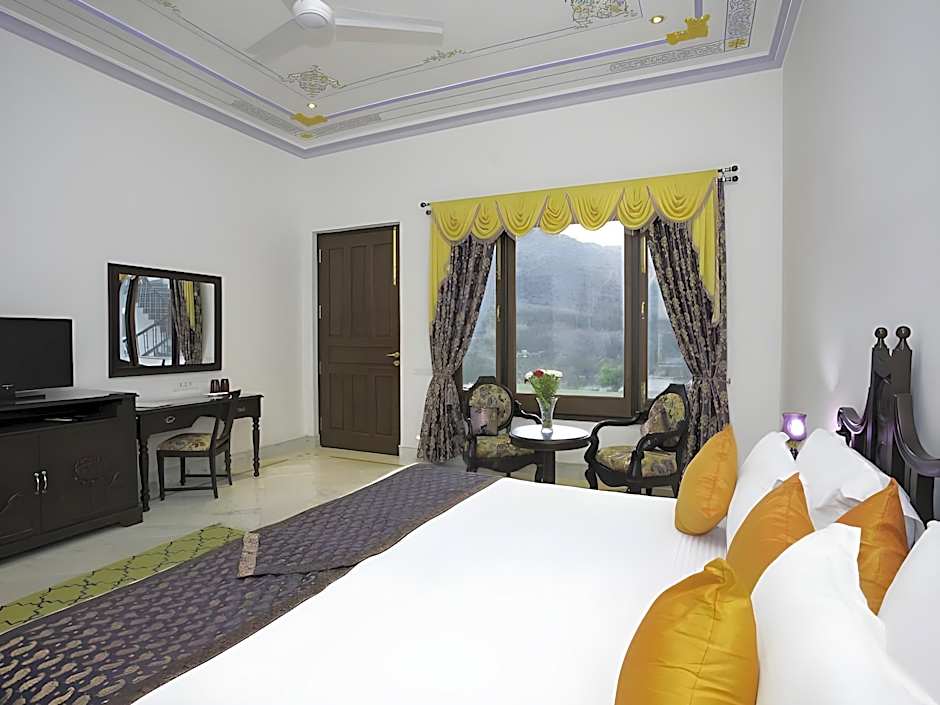 Devraj Villa - Luxury Pool Villa Udaipur