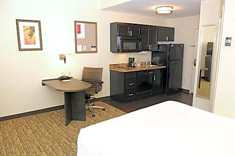 Queen Studio - Non-Smoking