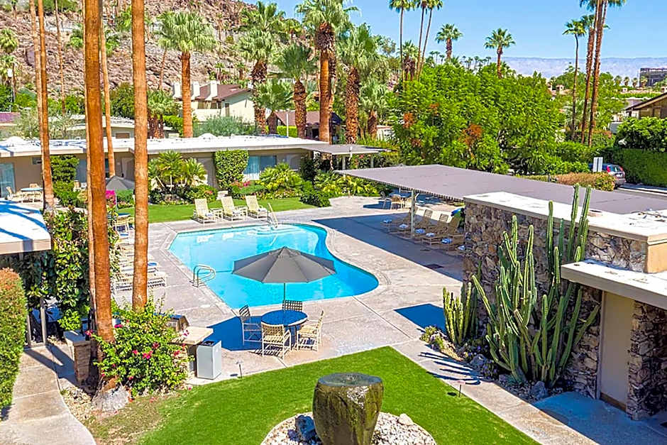 Desert Hills - 21 and Over - A Town & Desert Boutique Hotel