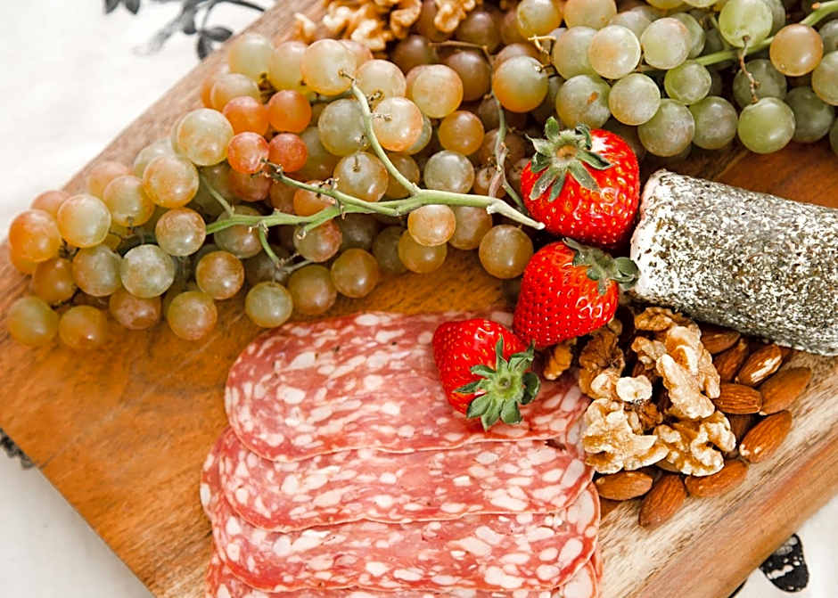 Naramata Courtyard Suites