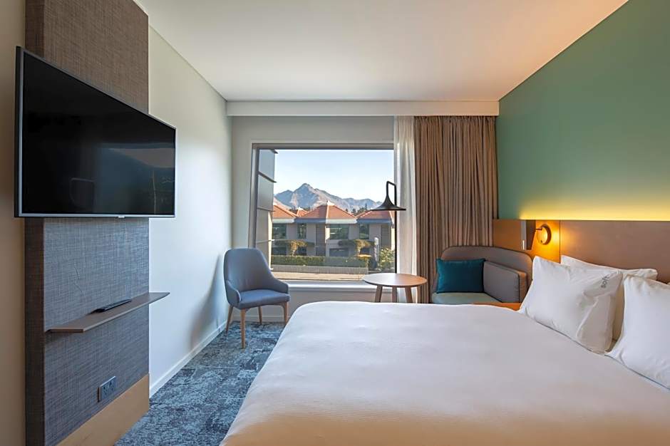 Holiday Inn Express And Suites Queenstown By IHG
