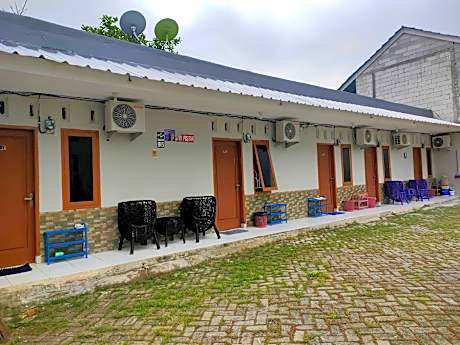 EXPRESS O 91277 Atiq Homestay Syariah