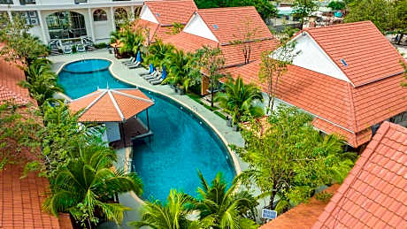 Sea Breeze Hotel & Villa