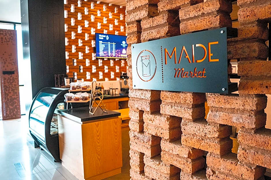 DoubleTree by Hilton Celaya