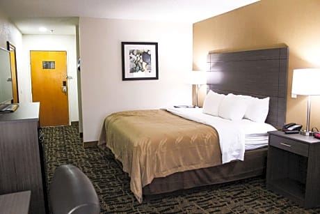 King Room with Accessible Tub - Accessible/Non-Smoking