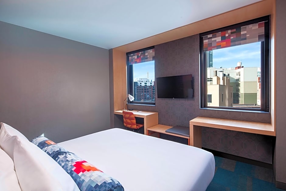 Aloft Long Island City-Manhattan View